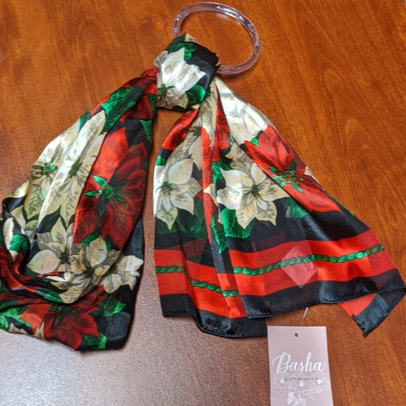 Women's Poinsettia Scarf - Picture 5 of 5